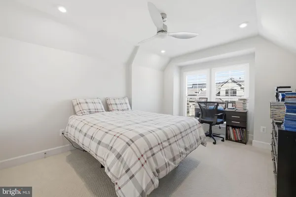 $1,050,000 | 43059 Greeley Square, Ashburn, VA 20148