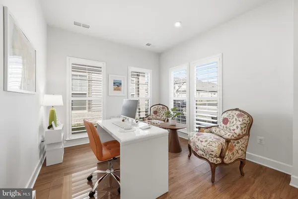 $1,050,000 | 43059 Greeley Square, Ashburn, VA 20148