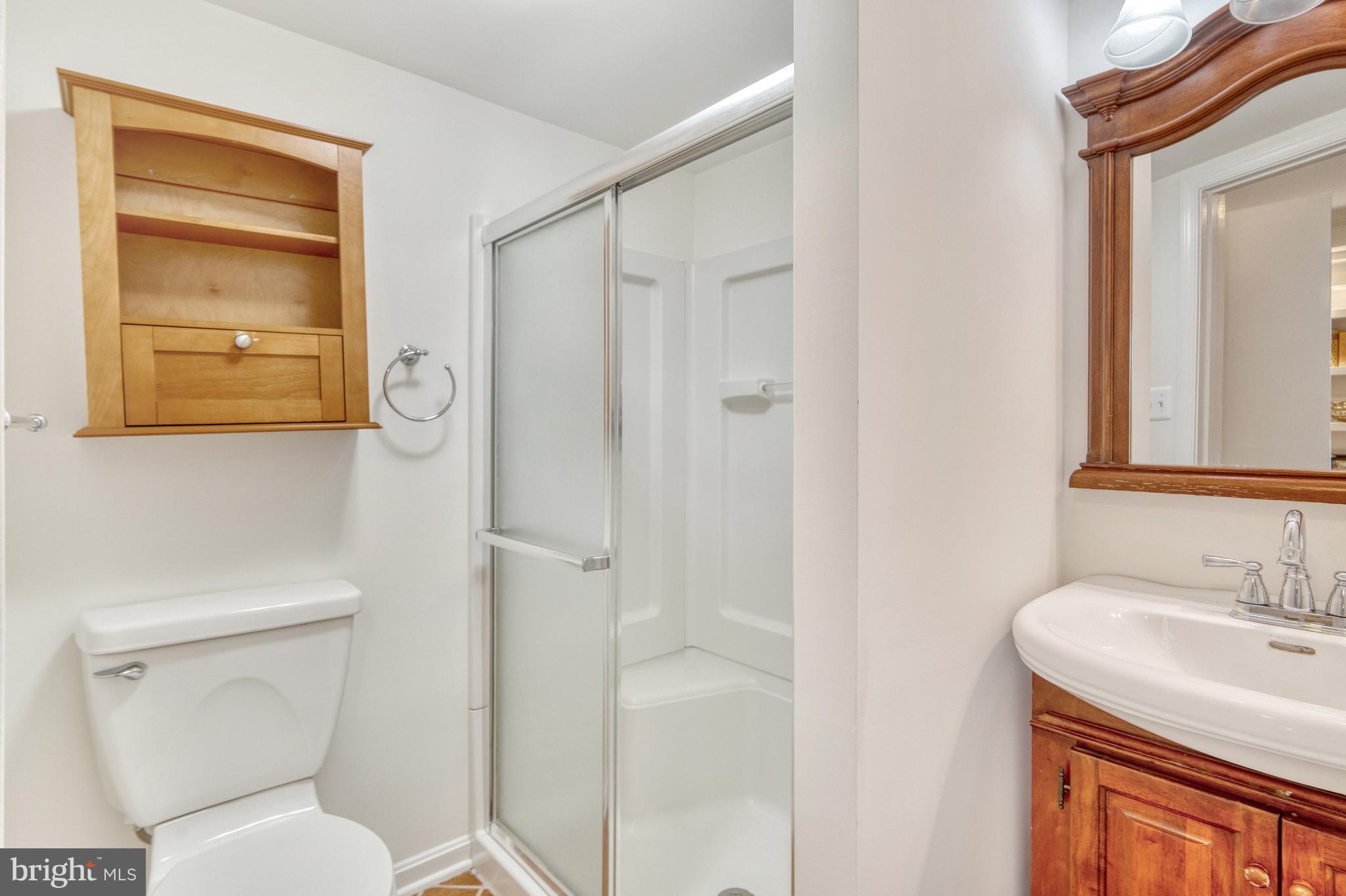 4311 Cub Run Road Chantilly, VA 20151 - Photo 26 of 56 main level full bath