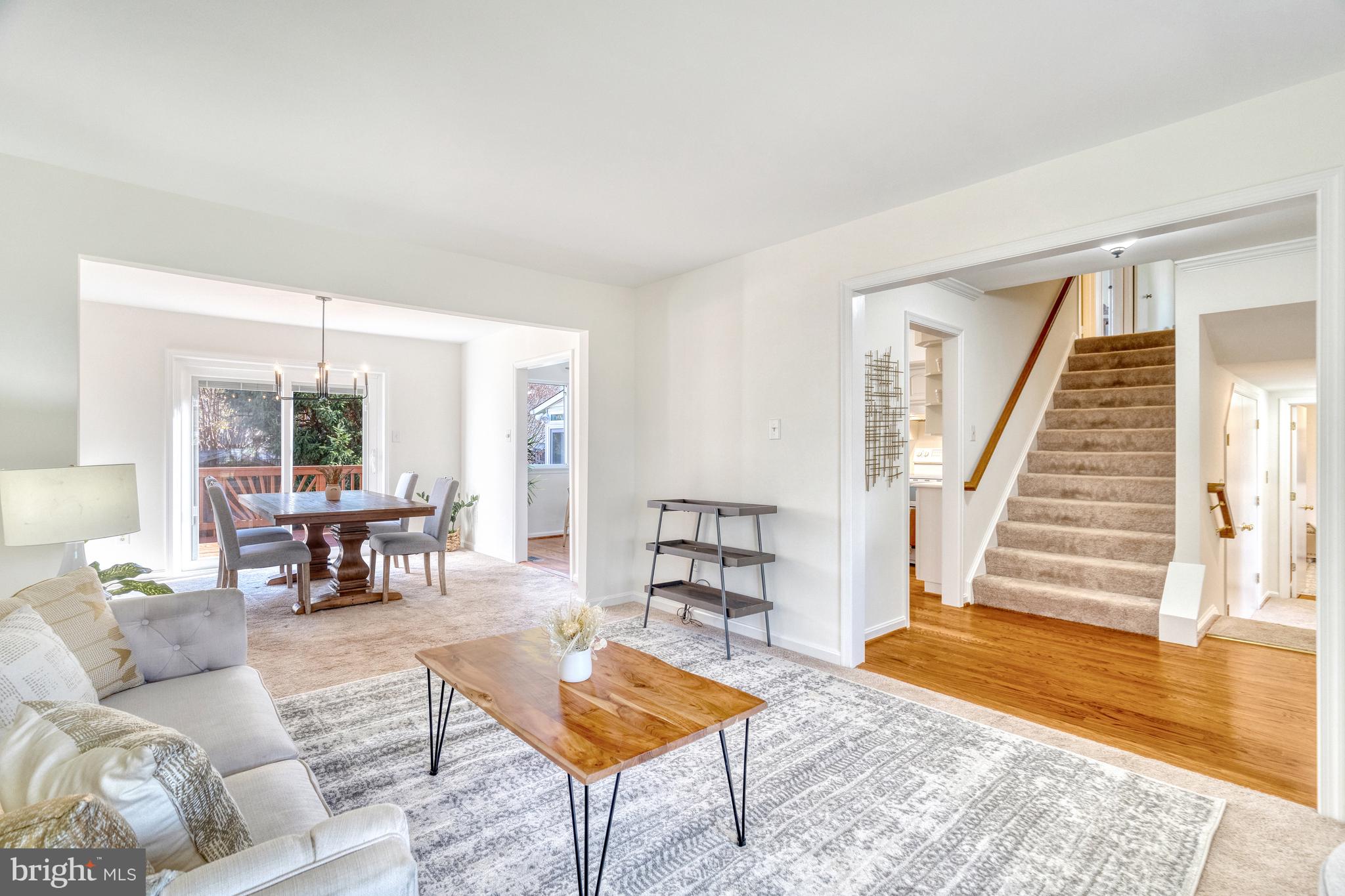 4311 Cub Run Road Chantilly, VA 20151 - Photo 4 of 56 Large open living room