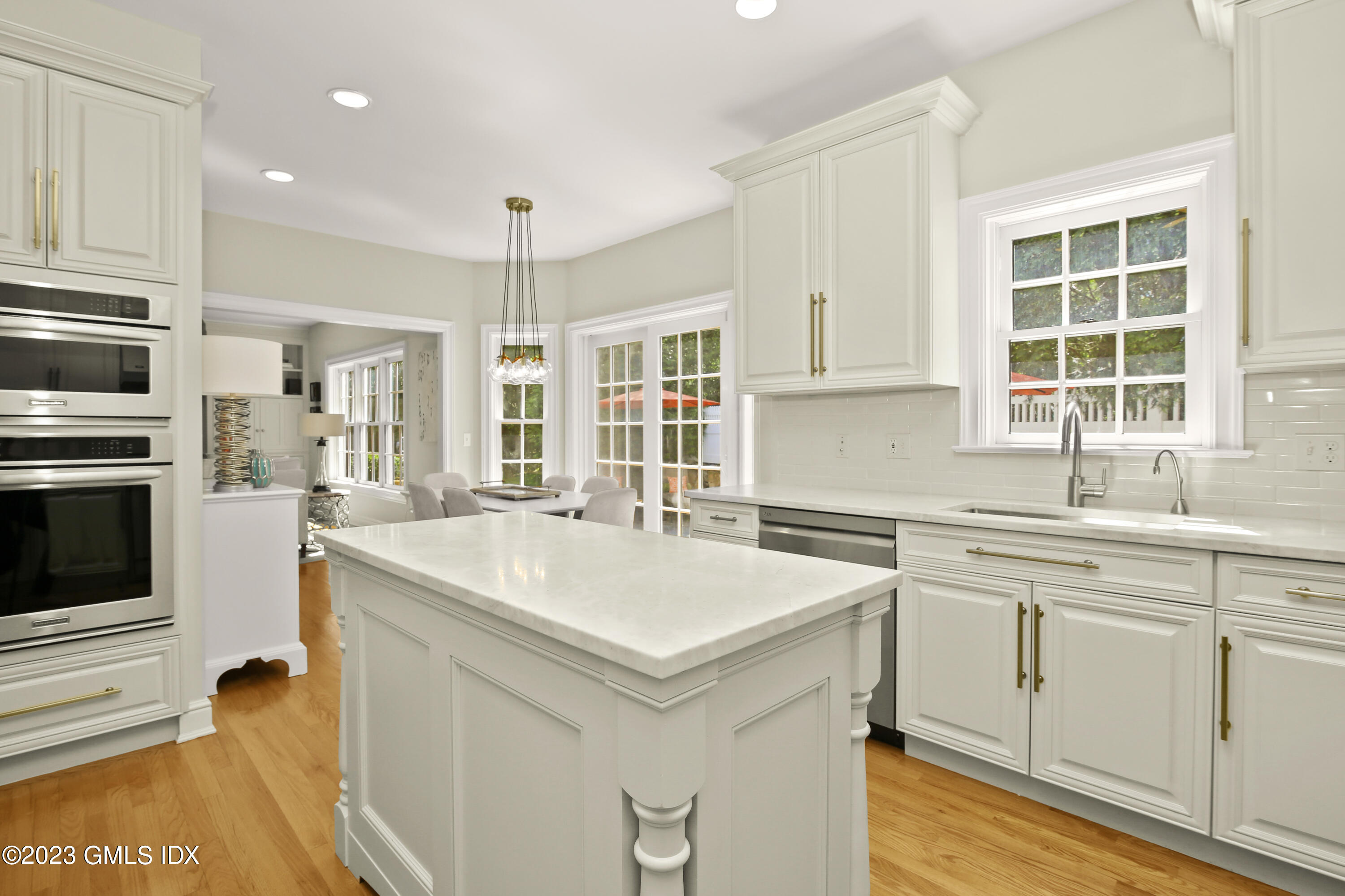36 Hearthstone Drive Riverside, CT 06878 - Photo 6 of 38 Gourmet Kitchen with Breakfast Room