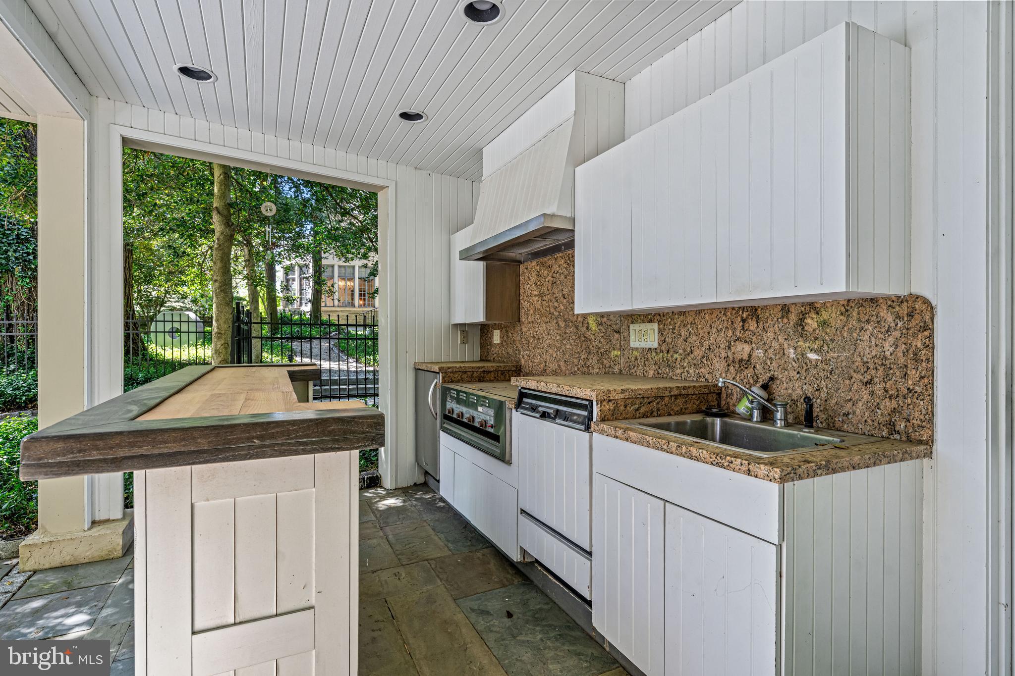 220 Ravenscliff Road Wayne, PA 19087 - Photo 12 of 109