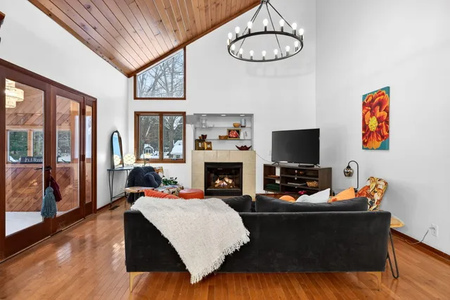 $440,000 | 18630 North Fruitport Road, Spring Lake, MI 49456