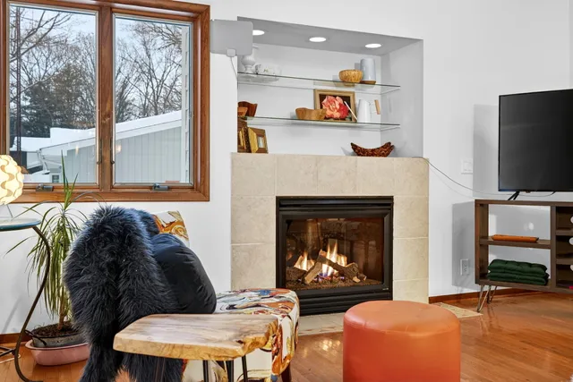 $440,000 | 18630 North Fruitport Road, Spring Lake, MI 49456