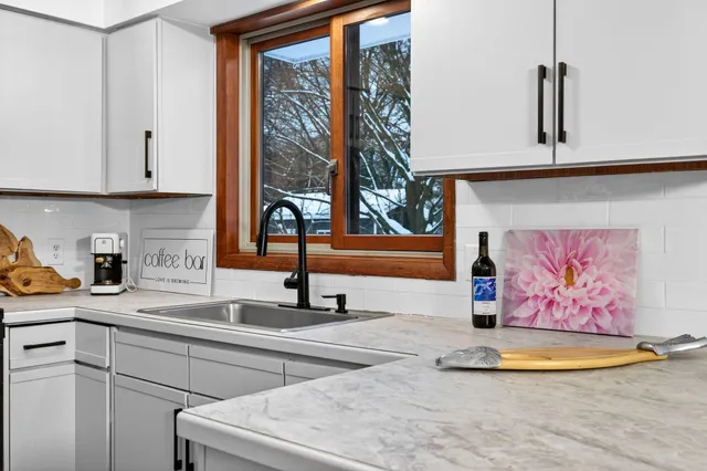 $440,000 | 18630 North Fruitport Road, Spring Lake, MI 49456