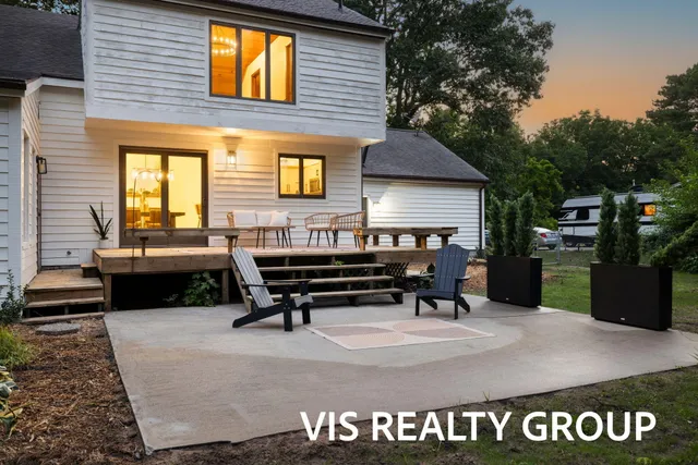 $440,000 | 18630 North Fruitport Road, Spring Lake, MI 49456