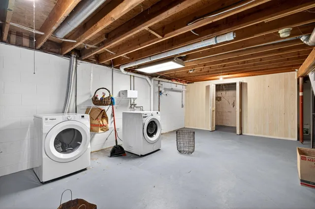 $440,000 | 18630 North Fruitport Road, Spring Lake, MI 49456