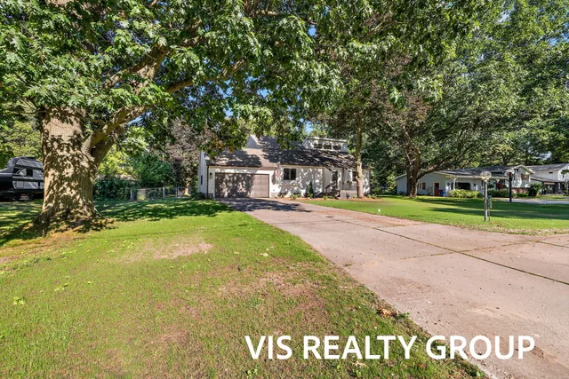 $440,000 | 18630 North Fruitport Road, Spring Lake, MI 49456