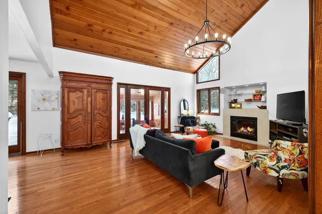 $440,000 | 18630 North Fruitport Road, Spring Lake, MI 49456