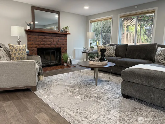 $1,599,000 | 1525 218th Place Northeast, Sammamish, WA 98074