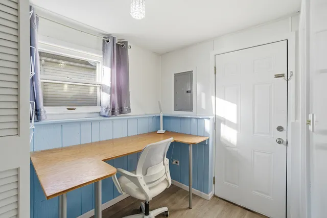 $399,000 | 450 East Palatine Road, Palatine, IL 60074