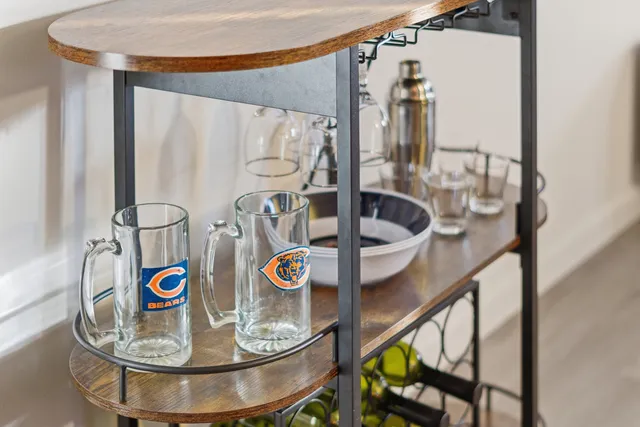 $399,000 | 450 East Palatine Road, Palatine, IL 60074