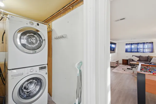 $399,000 | 450 East Palatine Road, Palatine, IL 60074