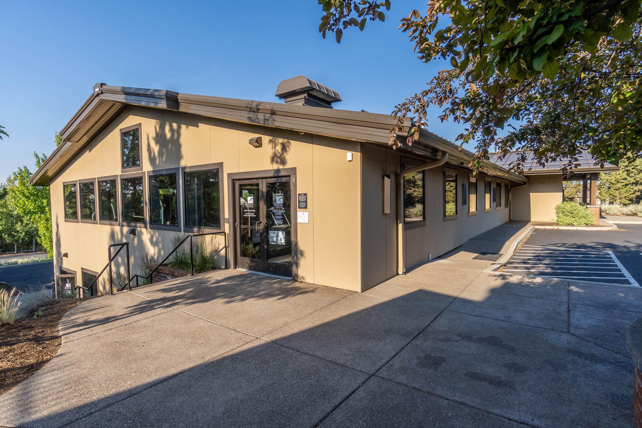 61129 Manhae Loop Bend, OR 97702 - Photo 28 of 44 Community photo, shared amenities. Gym with workout machines sports court and pool tables.