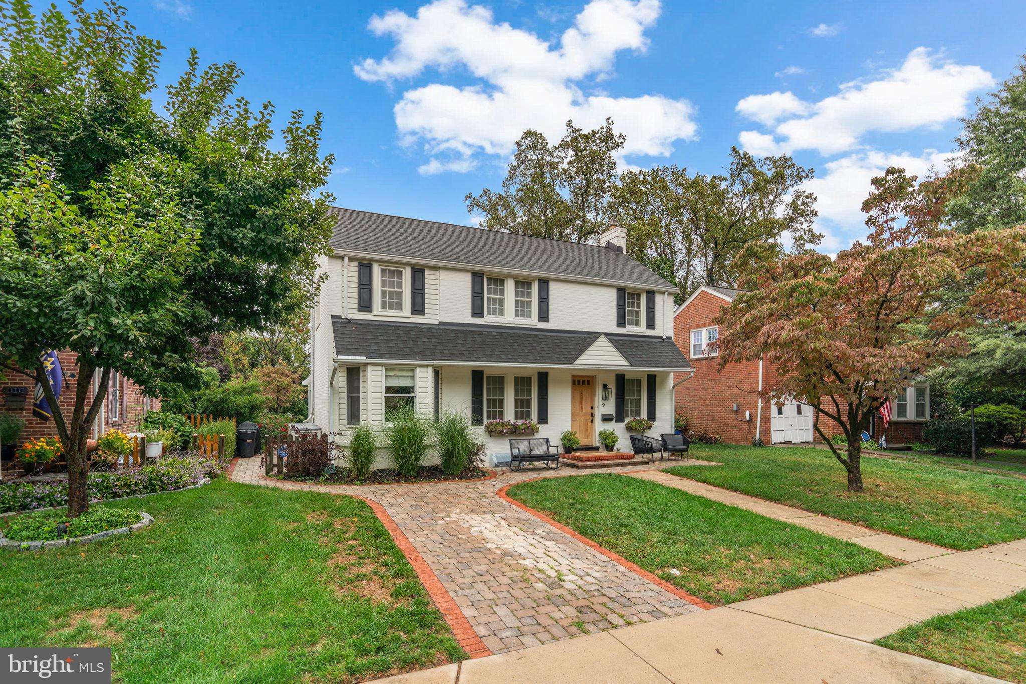 Stunning home in sought-after Dunmore community!