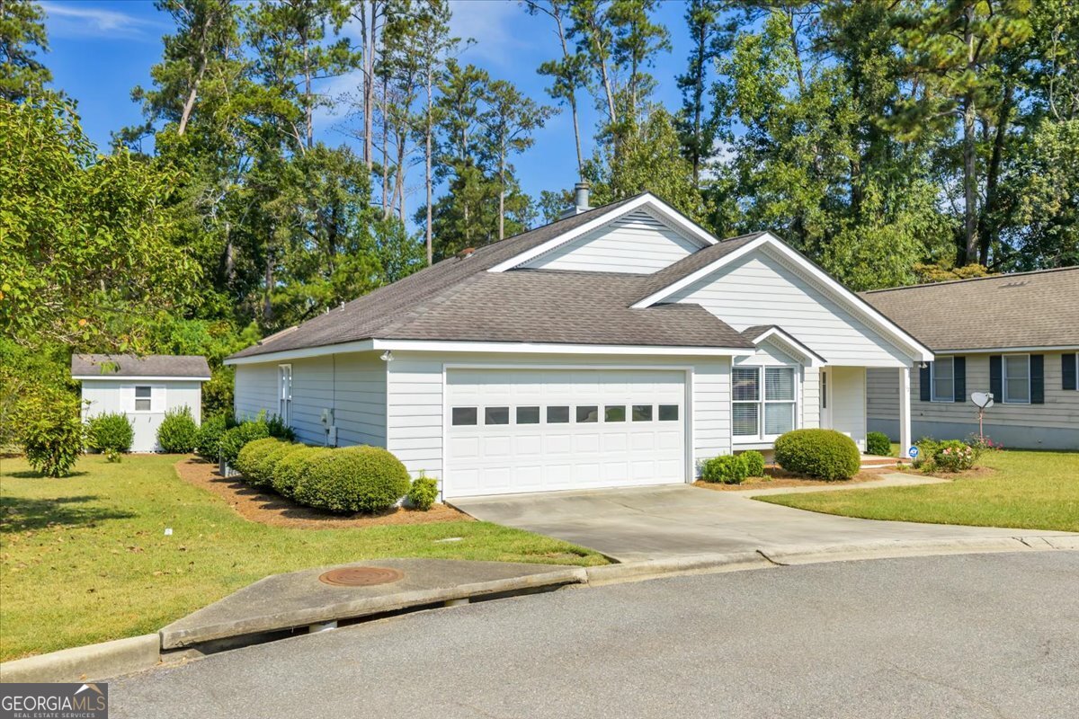 112 Oak Pointe Circle Dublin, GA 31021 - Photo 3 of 37