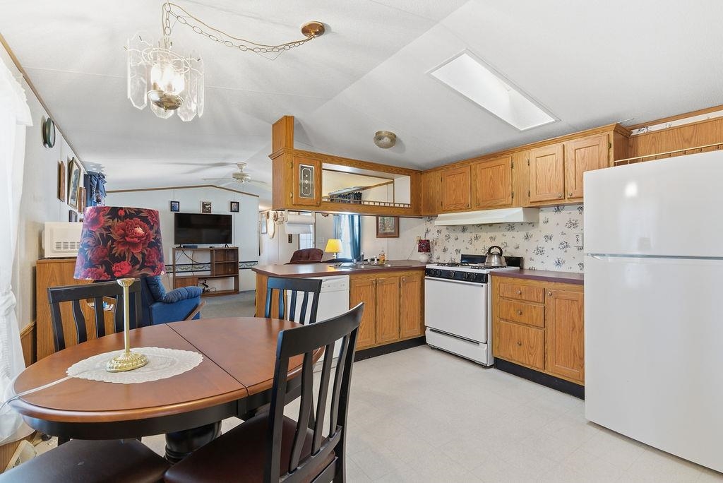 732 Concord Stage Road, Unit 5 Weare, NH 03281 - Photo 7 of 27