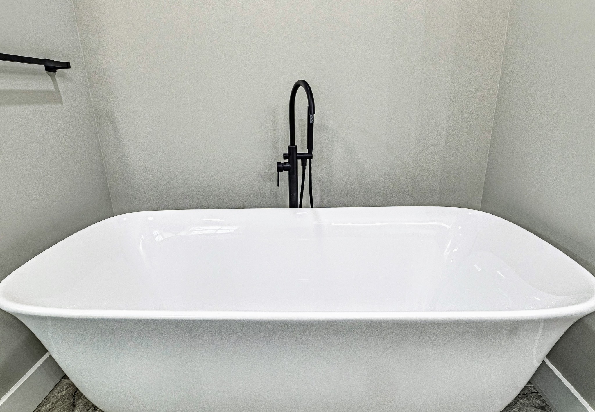 1875 Rocky Hollow Road Erin, TN 37061 - Photo 12 of 31 a bathroom with a bathtub