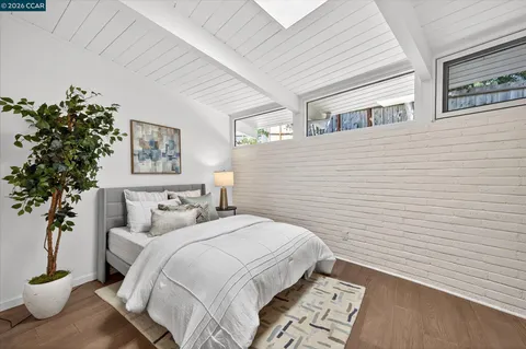 $1,898,000 | 100 El Toyonal, Orinda, CA 94563
