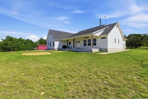 $850,000 | 300 County Road 220, Florence, TX 76527