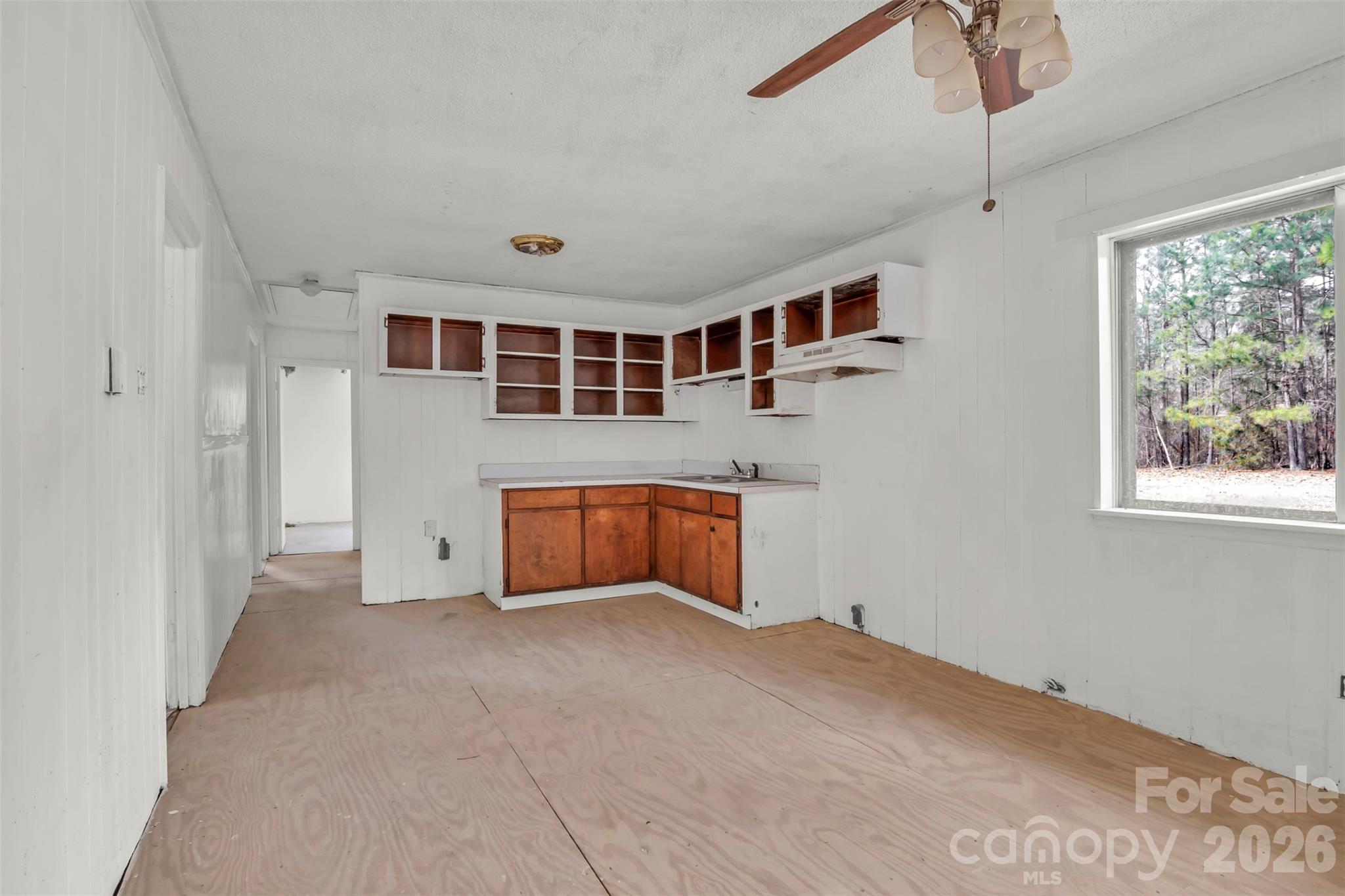 3489 State Rd S-29-582 Lancaster, SC 29720 - Photo 11 of 19 an empty room with windows