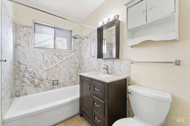 $240,000 | 775 South 13th E Street, Mountain Home, ID 83647