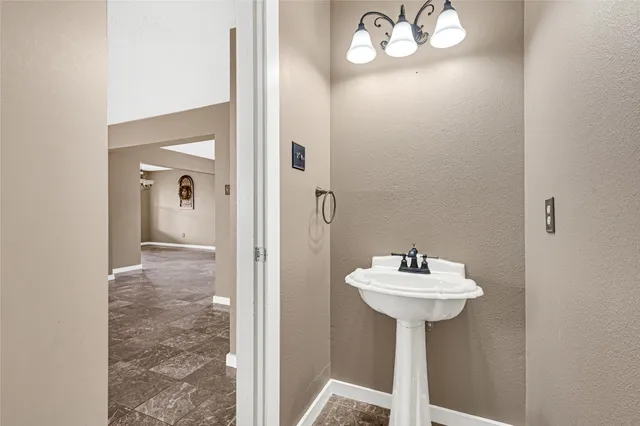 $275,000 | 1031 Deerpass Drive, Channelview, TX 77530