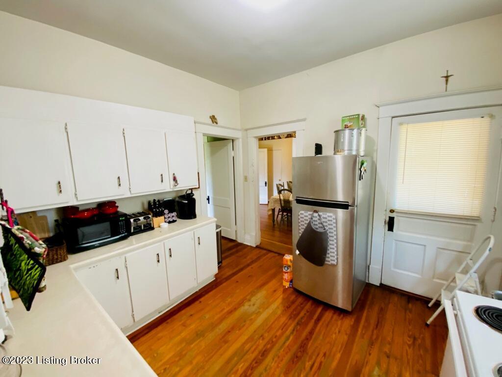 405 East Main Street Springfield, KY 40069 - Photo 2 of 26 002_Kitchen