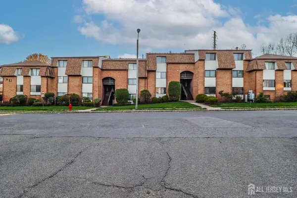 $395,000 | 107 Edison Glen Terrace, Edison, NJ 08837