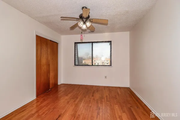 $395,000 | 107 Edison Glen Terrace, Edison, NJ 08837