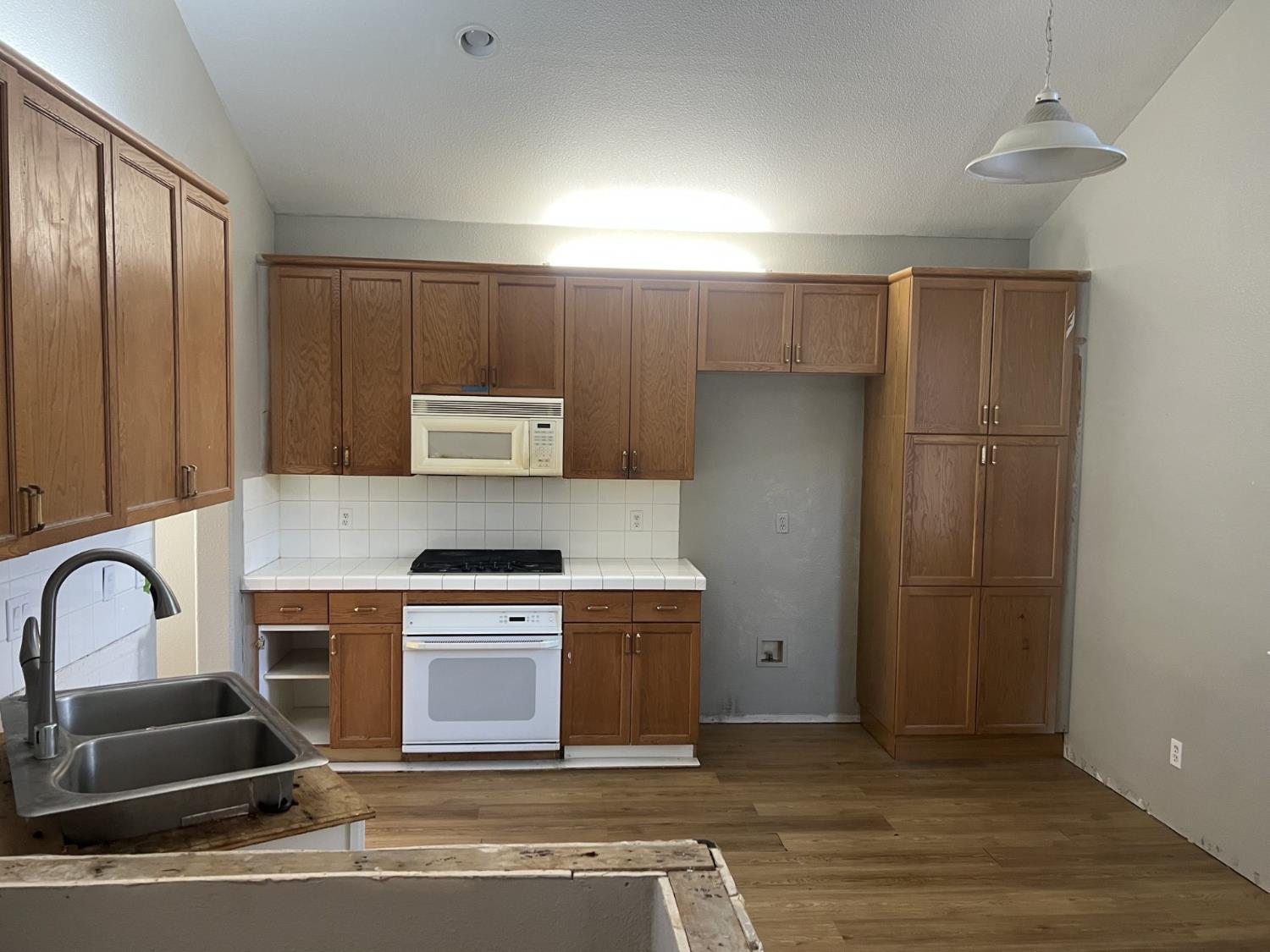 5845 West Decatur Avenue Fresno, CA 93722 - Photo 2 of 13 Gallery Image 2