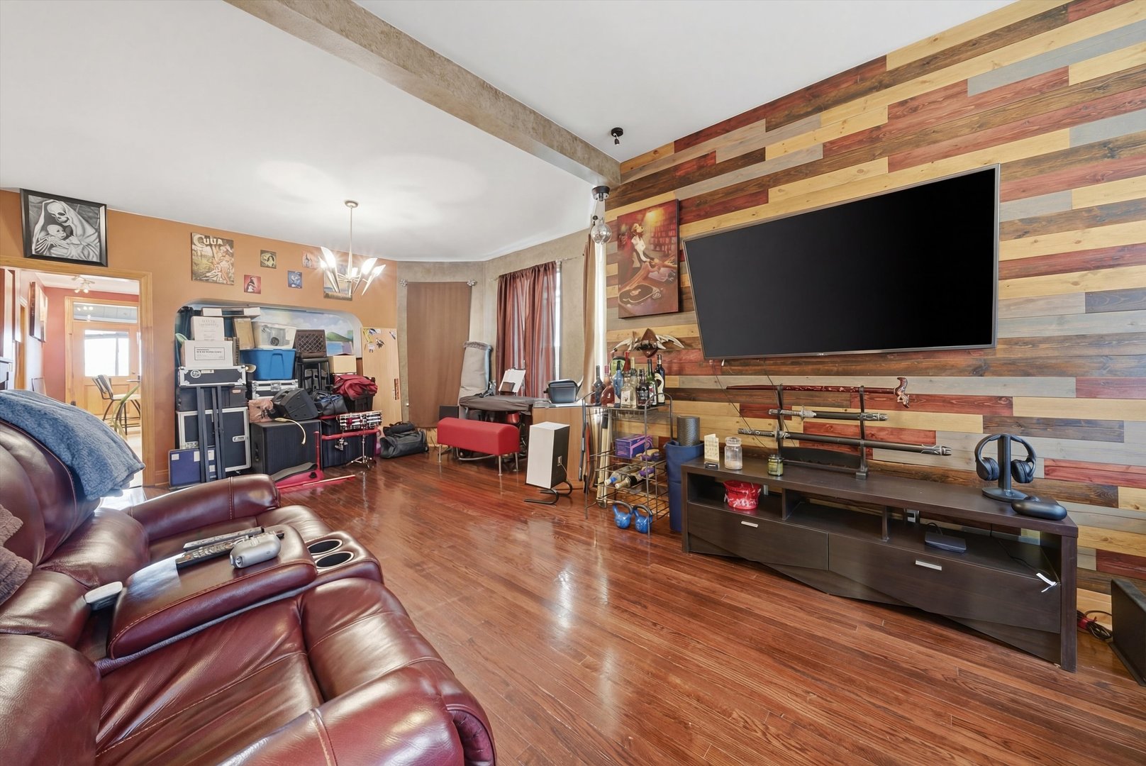 3975 West Barry Avenue Chicago, IL 60618 - Photo 23 of 52