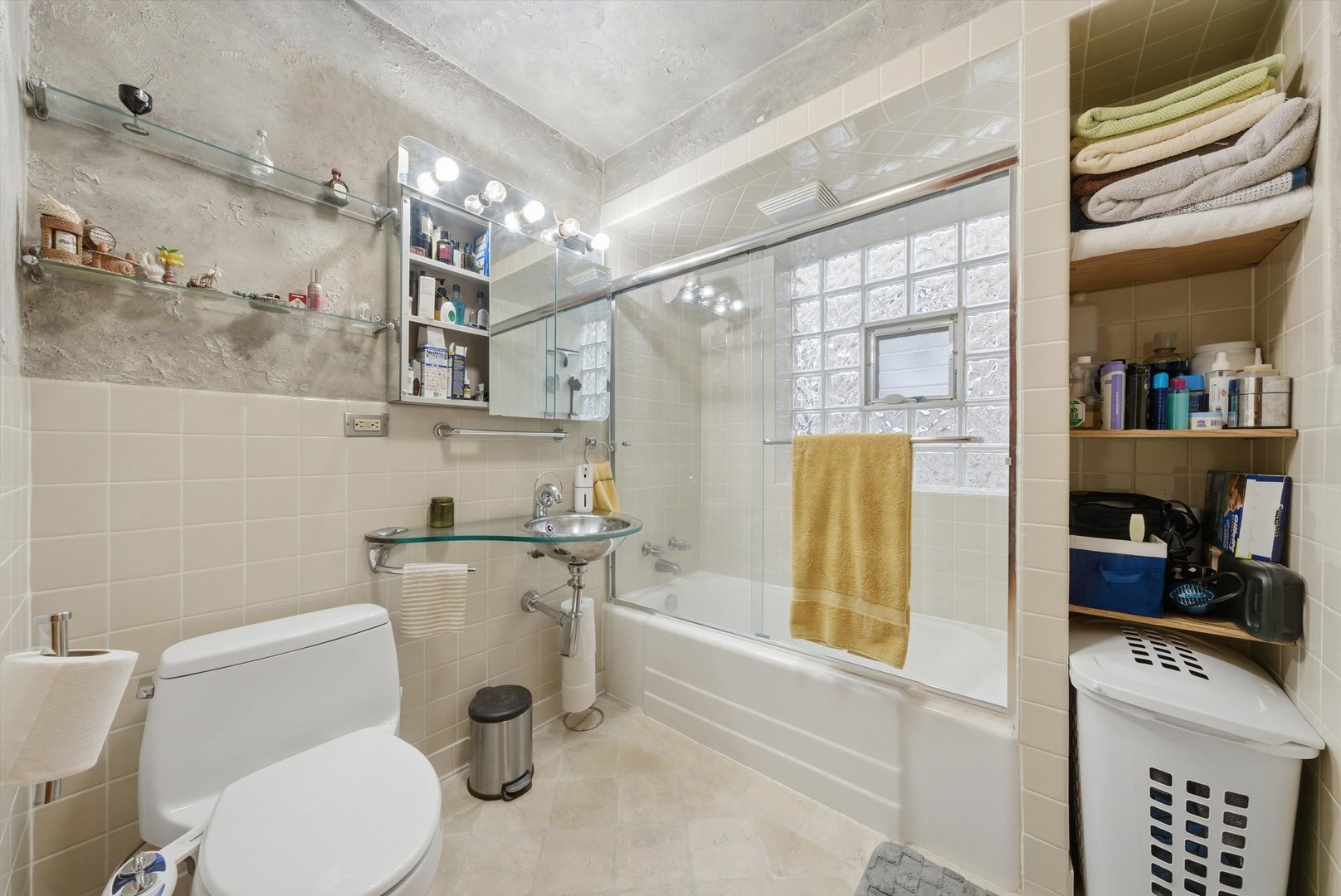 3975 West Barry Avenue Chicago, IL 60618 - Photo 31 of 52