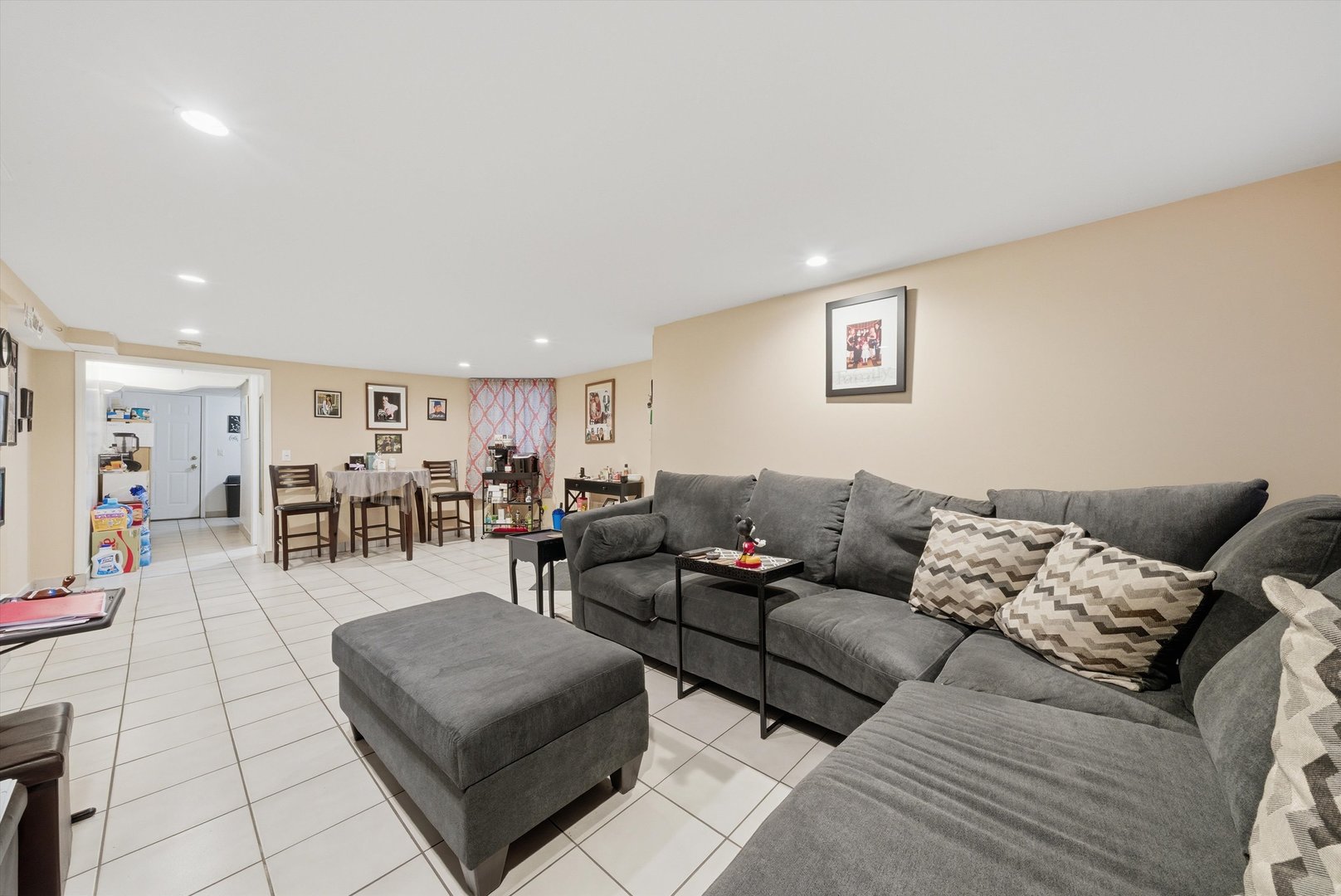 3975 West Barry Avenue Chicago, IL 60618 - Photo 35 of 52