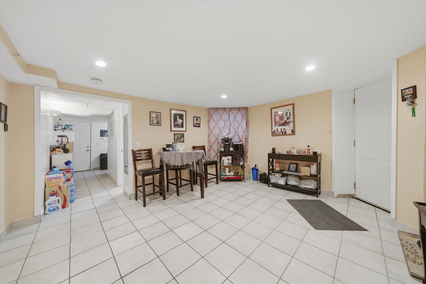 3975 West Barry Avenue Chicago, IL 60618 - Photo 36 of 52