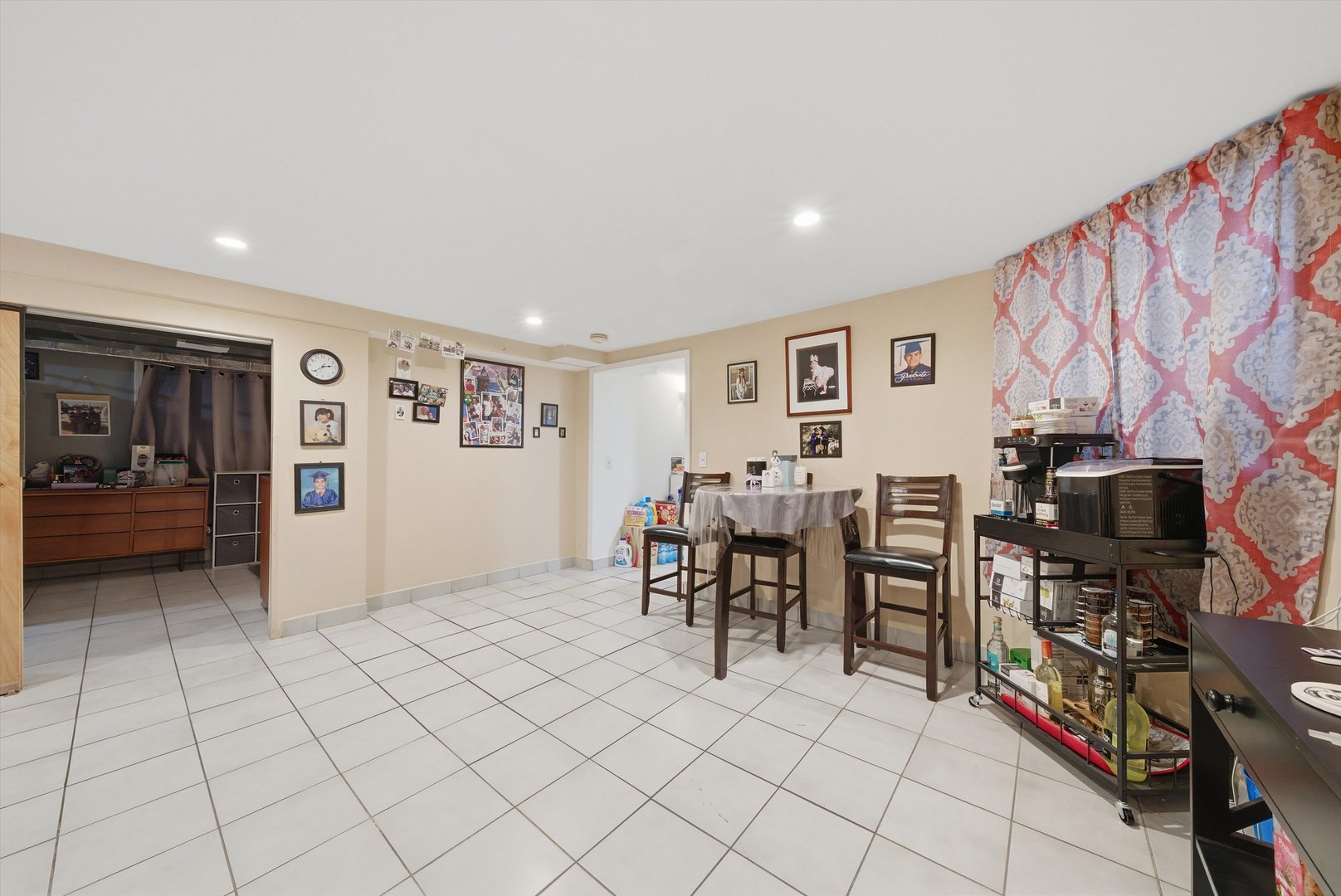 3975 West Barry Avenue Chicago, IL 60618 - Photo 37 of 52