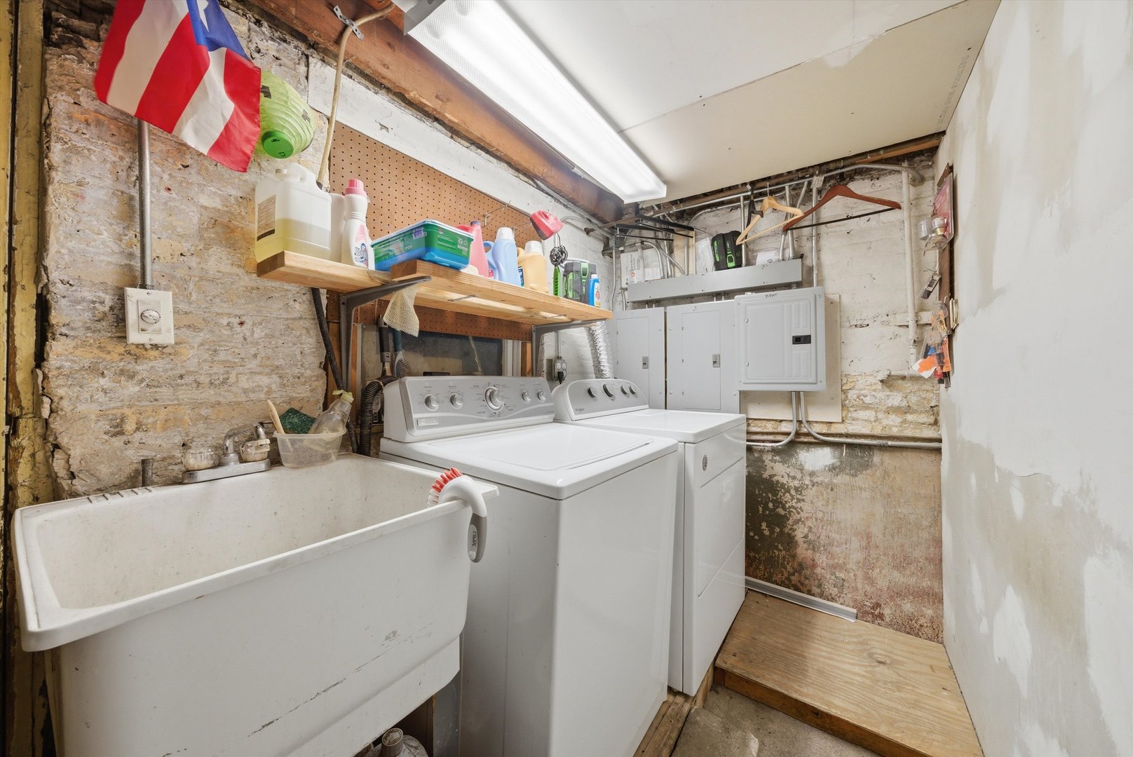3975 West Barry Avenue Chicago, IL 60618 - Photo 44 of 52