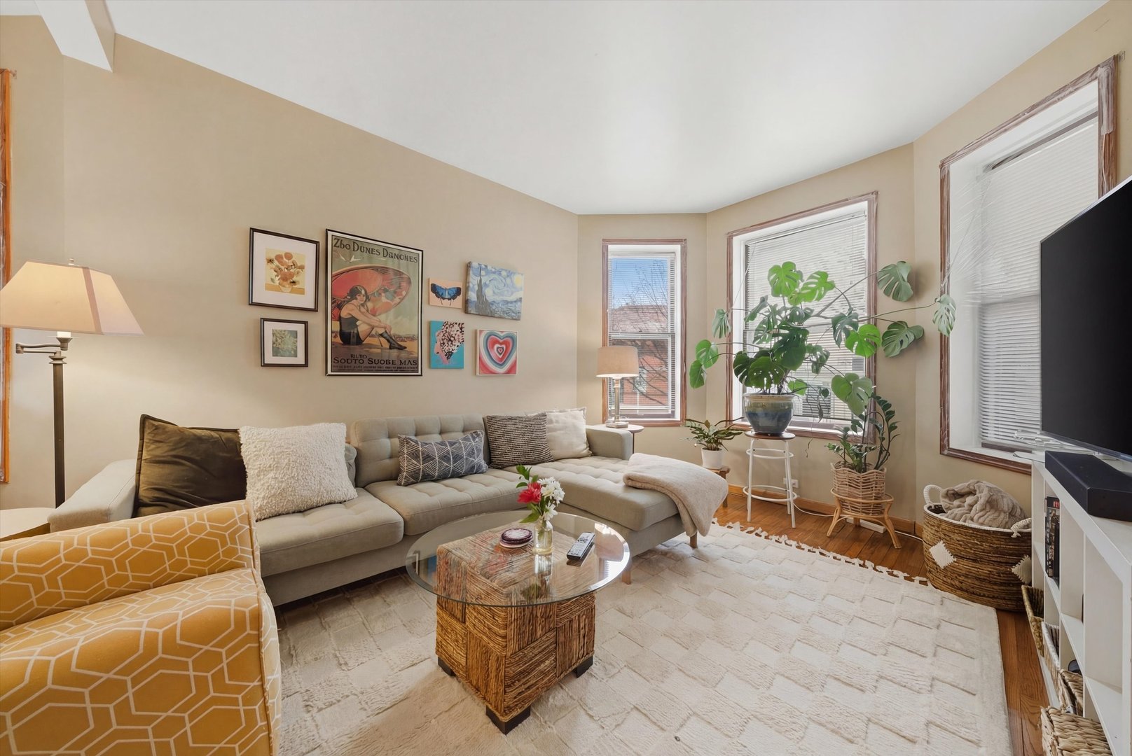3975 West Barry Avenue Chicago, IL 60618 - Photo 5 of 52