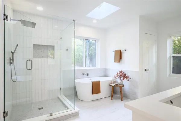 $2,250,000 | 6021 Northwood Road, Dallas, TX 75225