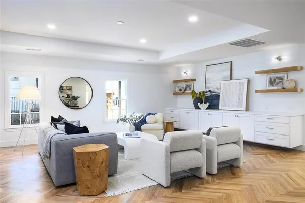 $2,250,000 | 6021 Northwood Road, Dallas, TX 75225