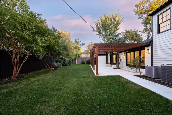 $2,250,000 | 6021 Northwood Road, Dallas, TX 75225