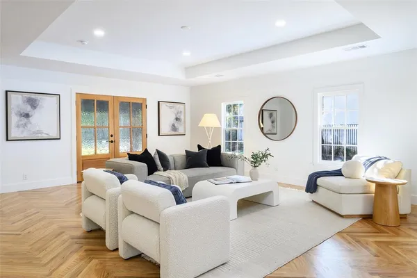 $2,250,000 | 6021 Northwood Road, Dallas, TX 75225