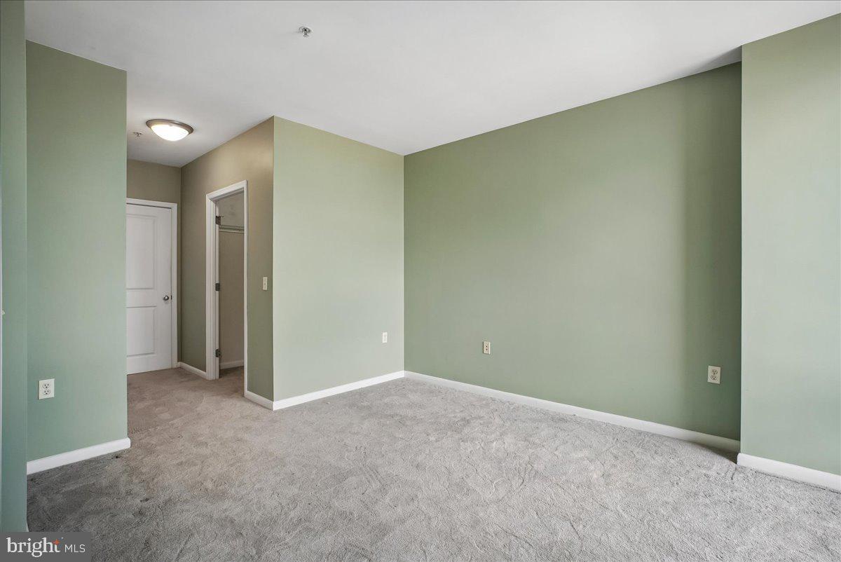 851 North Glebe Road, Unit 2015 Arlington, VA 22203 - Photo 22 of 81 Primary Bedroom