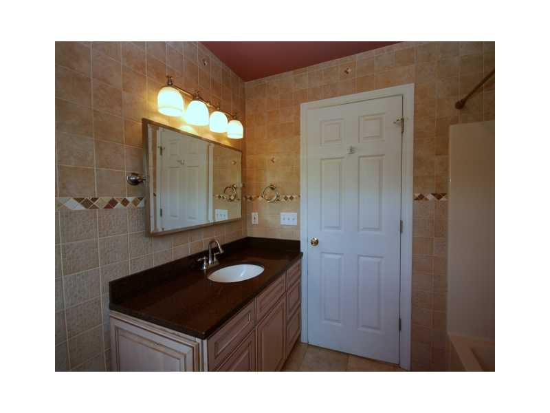 195 Sunnybrook Farm Road Narragansett, RI 02882 - Photo 13 of 16 Bathroom.
