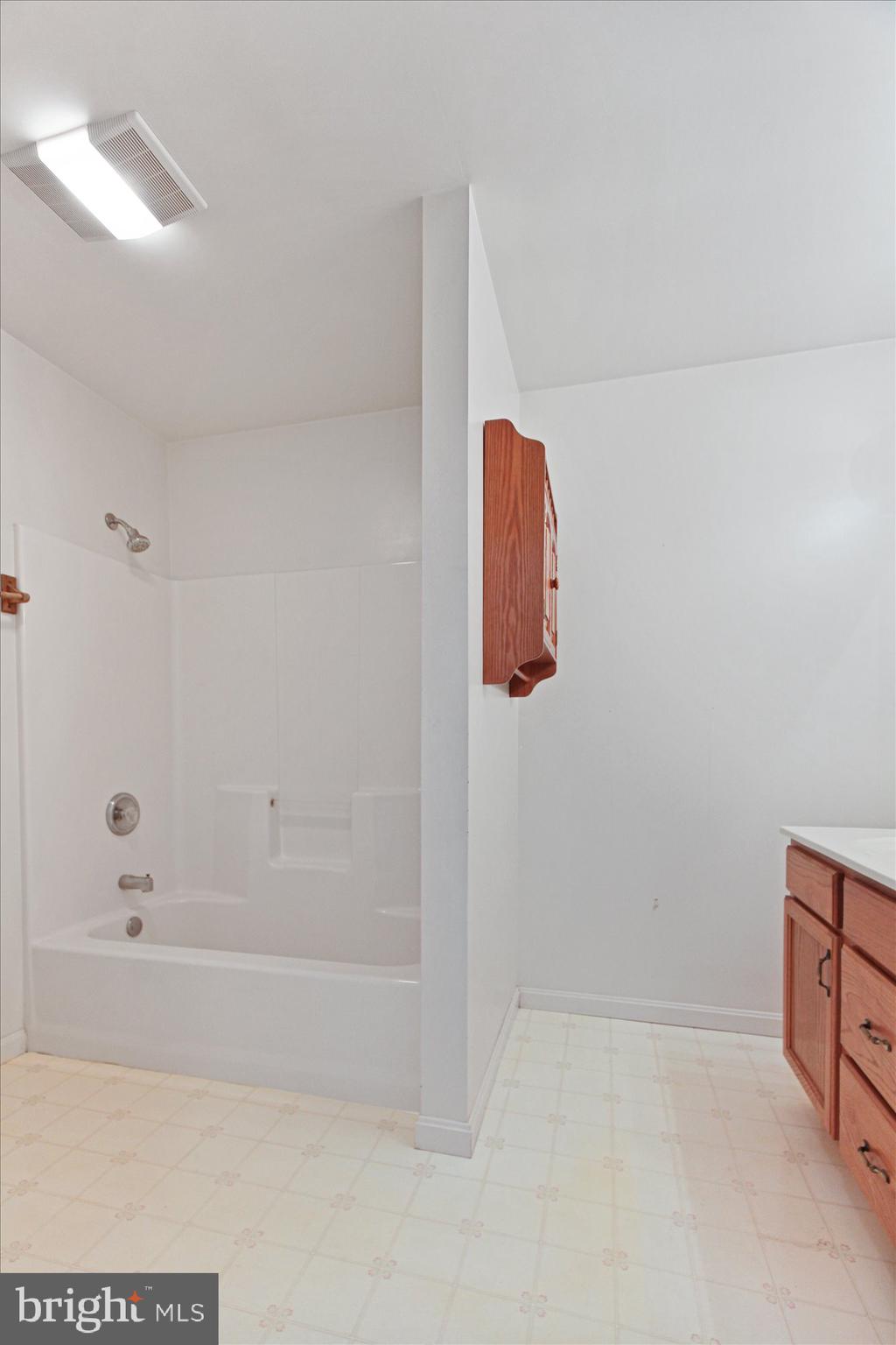 3039 Lakefield Road, Unit 3039 York, PA 17402 - Photo 15 of 30 Gallery Image 15