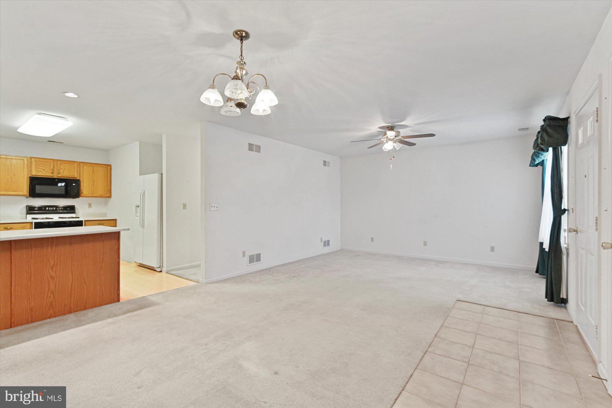 3039 Lakefield Road, Unit 3039 York, PA 17402 - Photo 8 of 30 Gallery Image 8