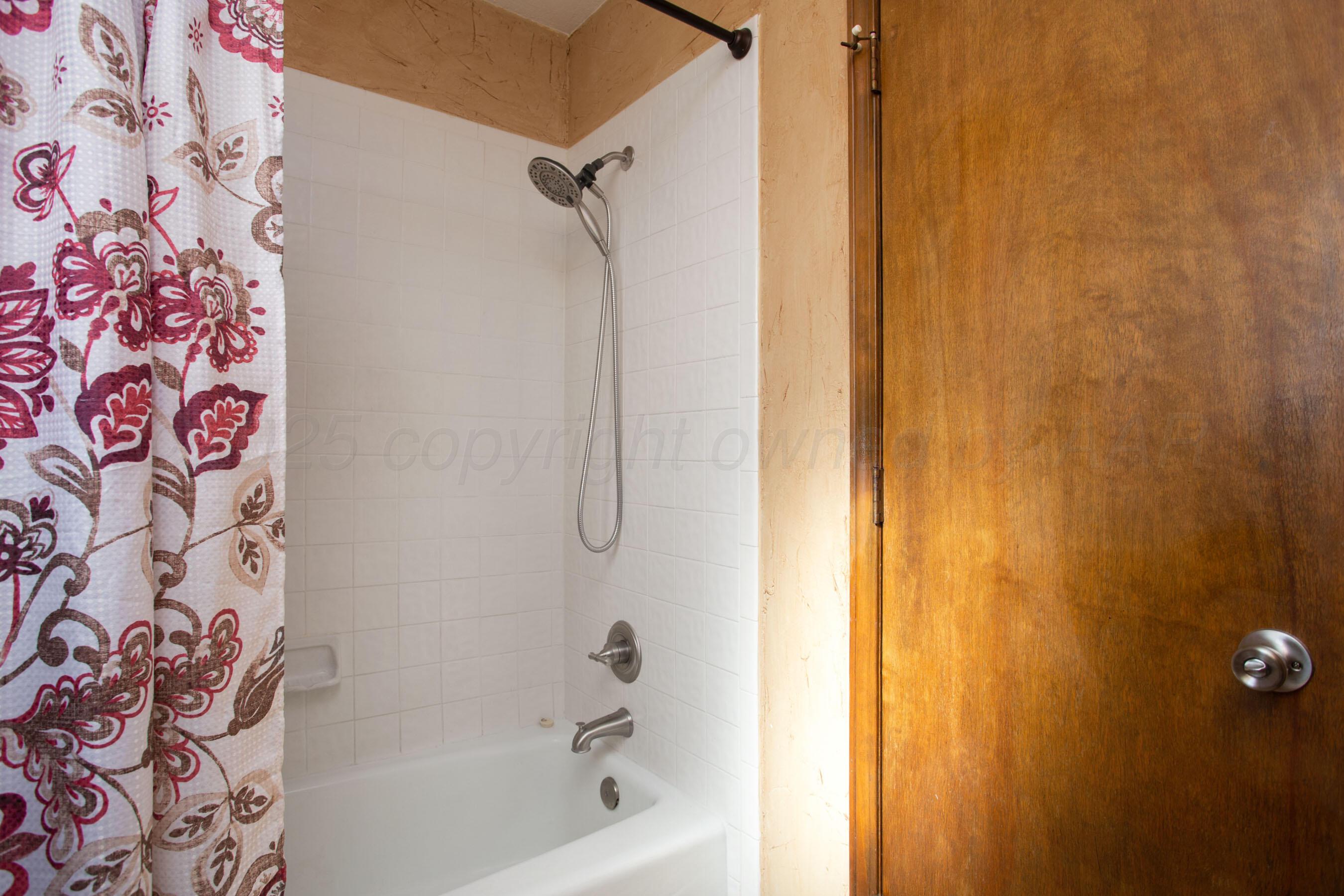 238 Quail Ridge Road Amarillo, TX 79118 - Photo 25 of 45 Hall Bath-4