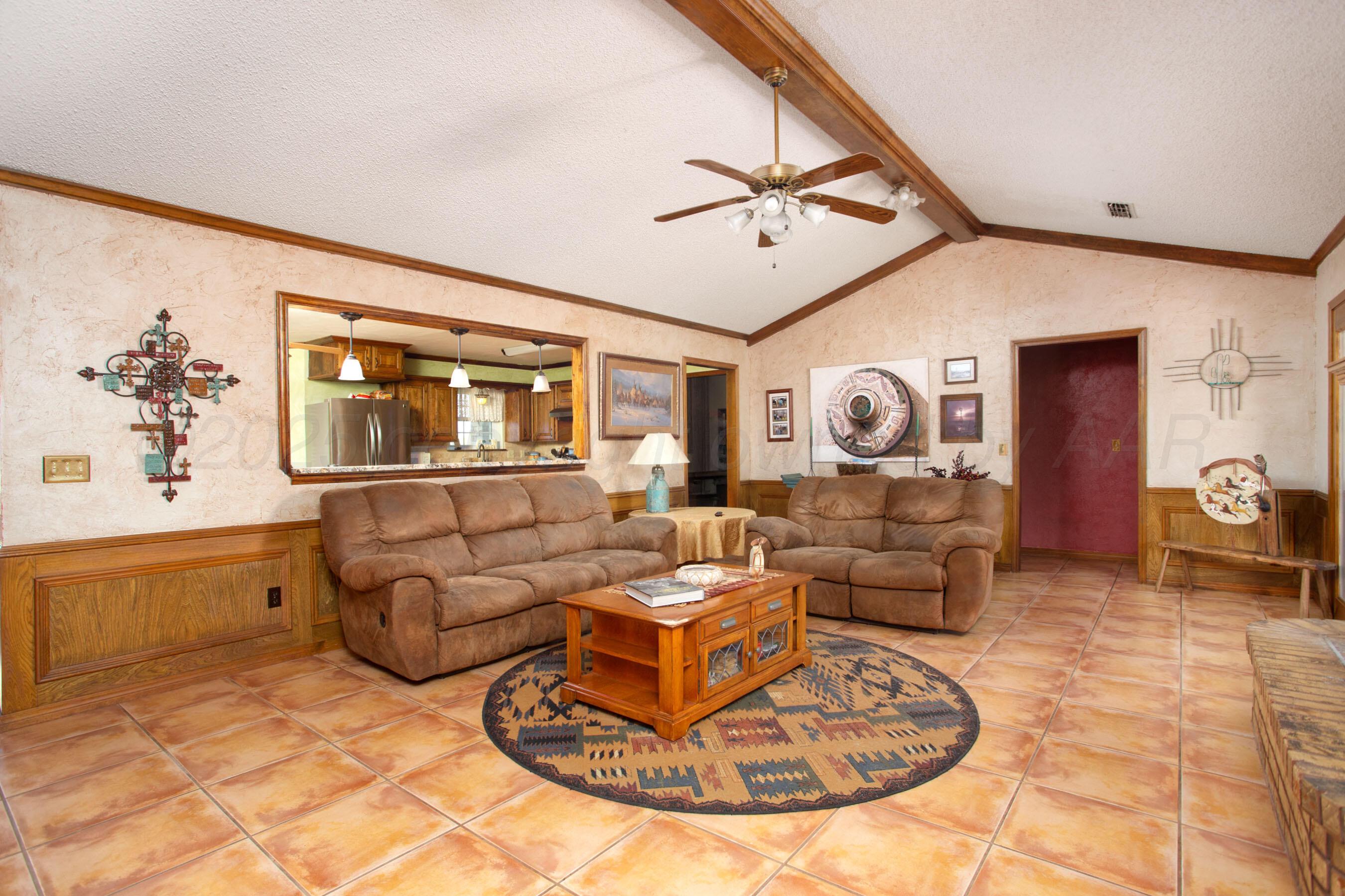 238 Quail Ridge Road Amarillo, TX 79118 - Photo 7 of 45 Living Room-3