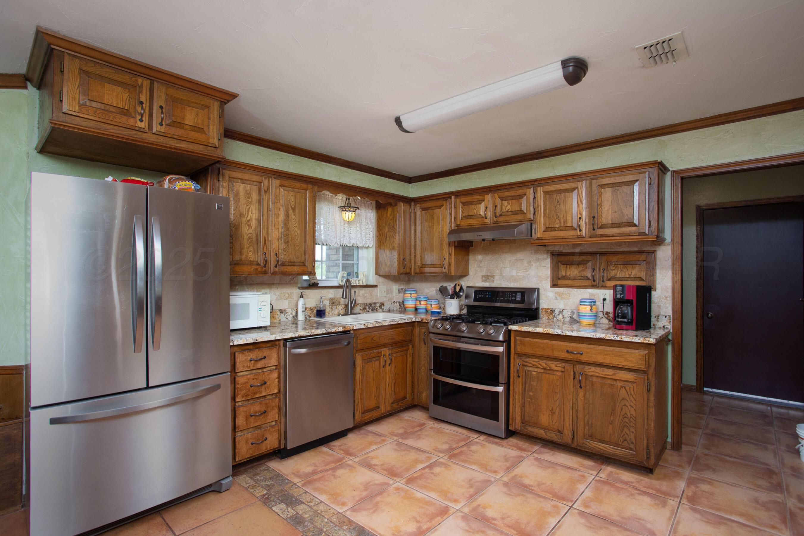 238 Quail Ridge Road Amarillo, TX 79118 - Photo 9 of 45 Kitchen