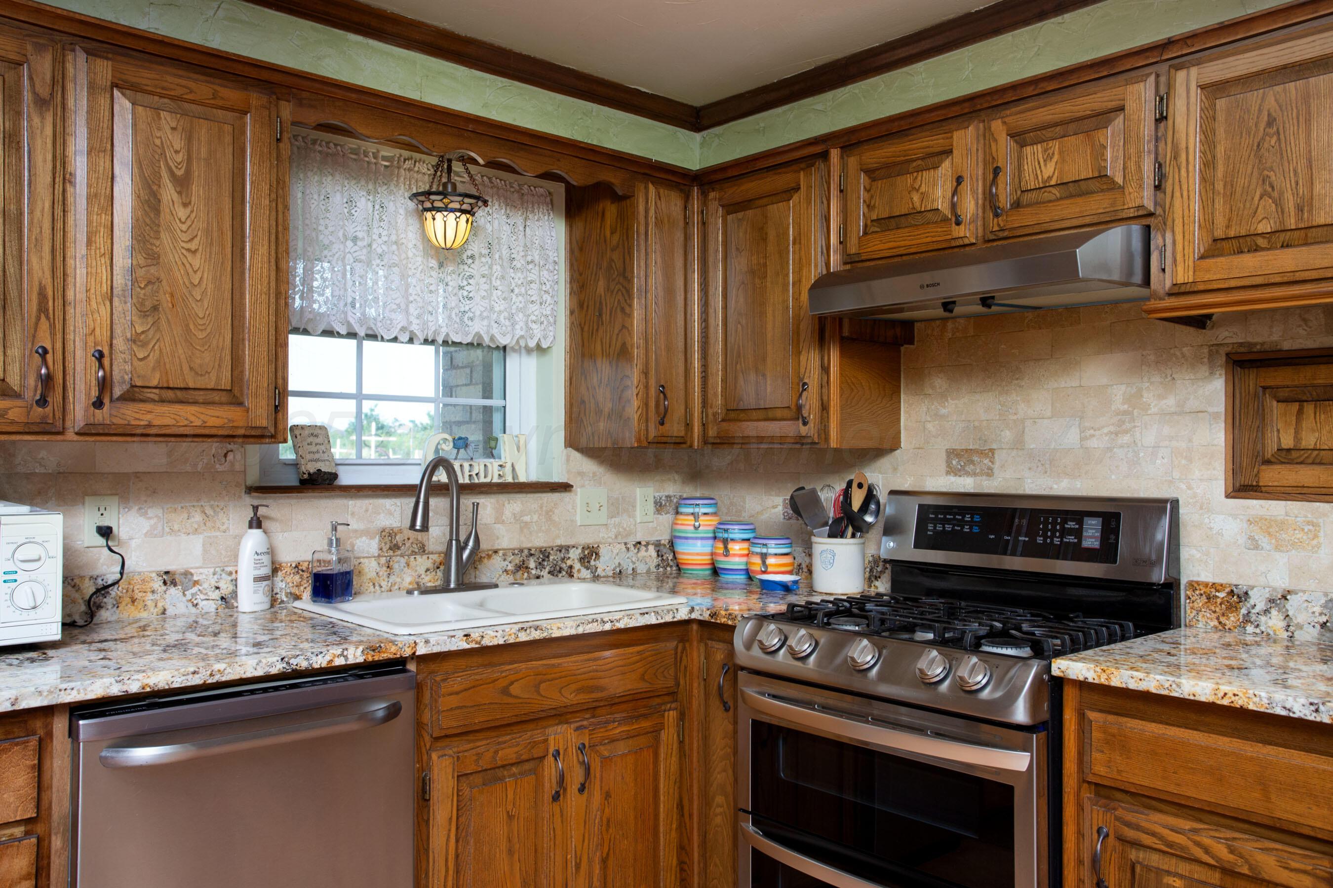 238 Quail Ridge Road Amarillo, TX 79118 - Photo 10 of 45 Kitchen-2